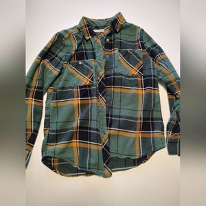 Women's plaid flannel shirt